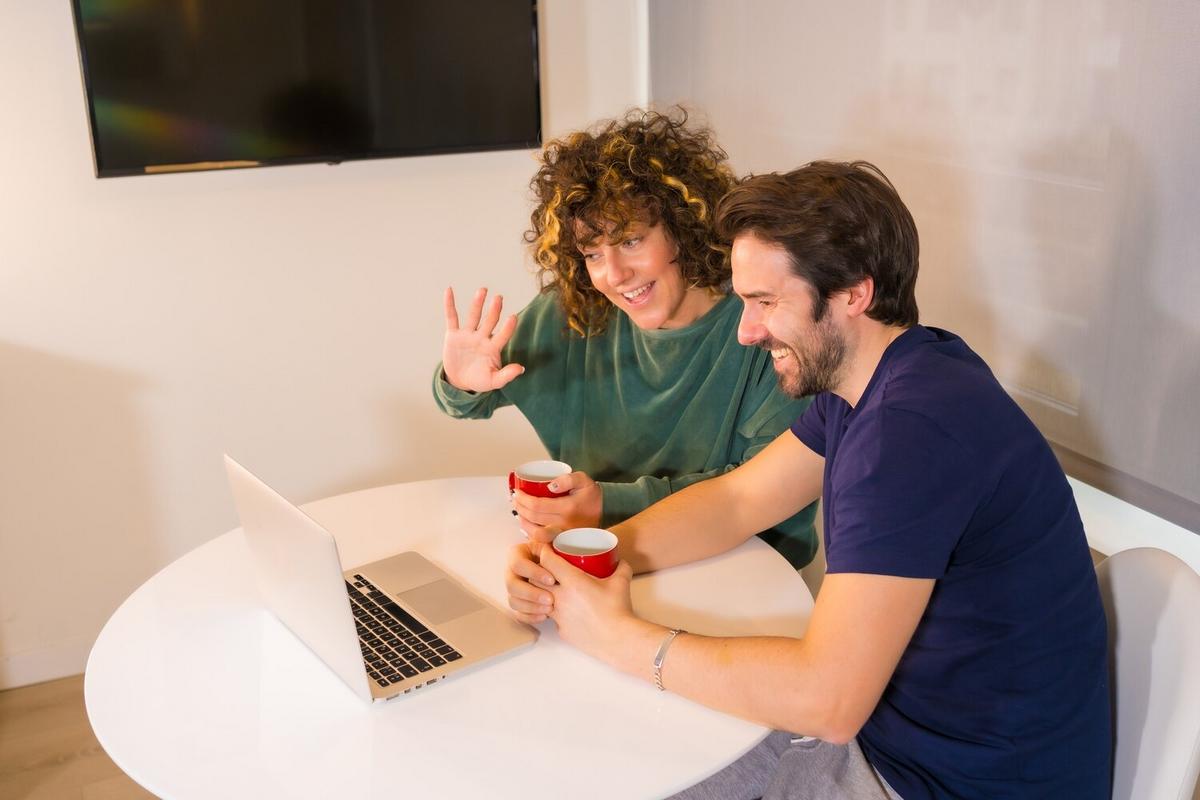Virtual First Dates: How to Make Them Memorable